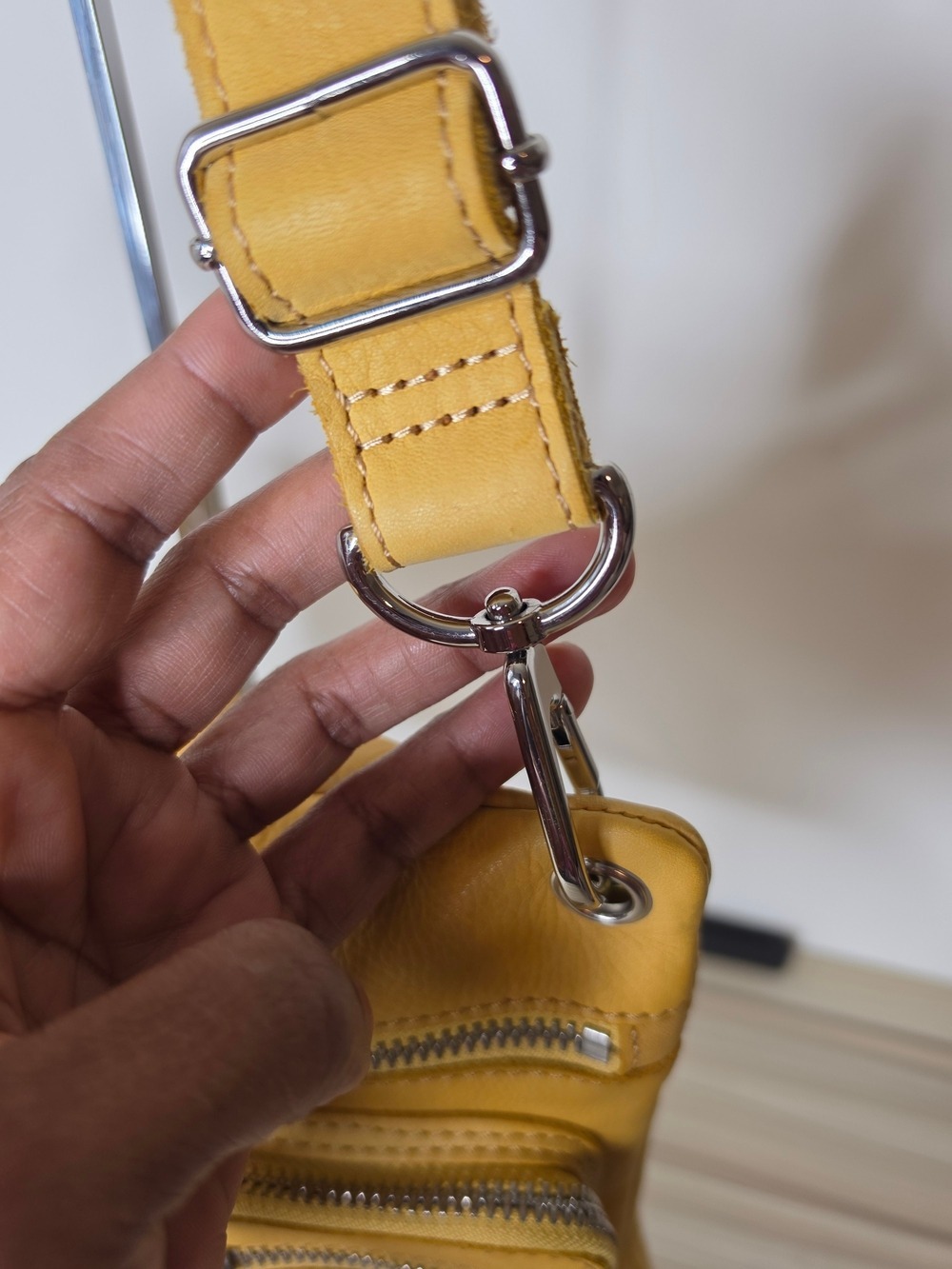 Fossil Yellow Leather Multi-Pocket Adjustable Crossbody Bag - Picture 3 of 8